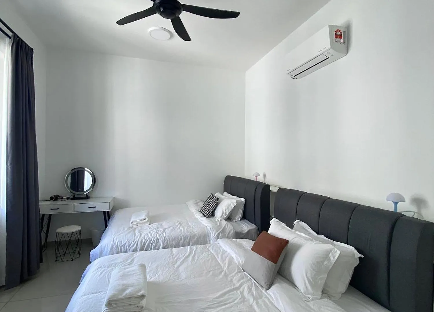 Bukit Indah - Room With Private Bathroom 1-4Pax Johor Bahru Hostel