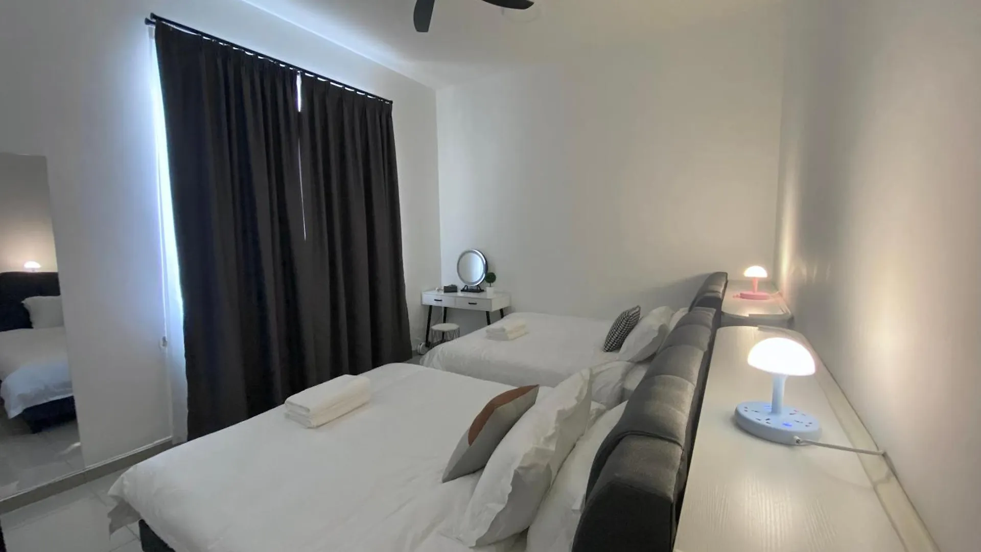 Hostel Bukit Indah - Room With Private Bathroom 1-4Pax Johor Bahru